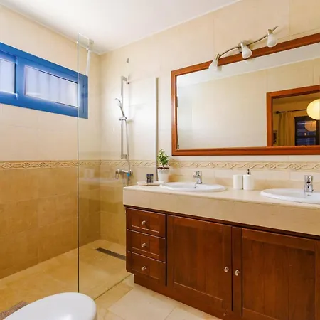 Arisen By 普拉亚布兰卡